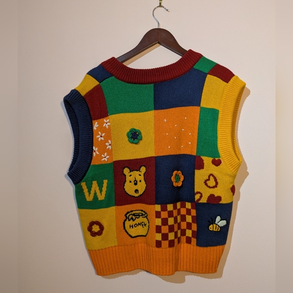 Adorable Winnie the Pooh vest - Picture 3 of 3